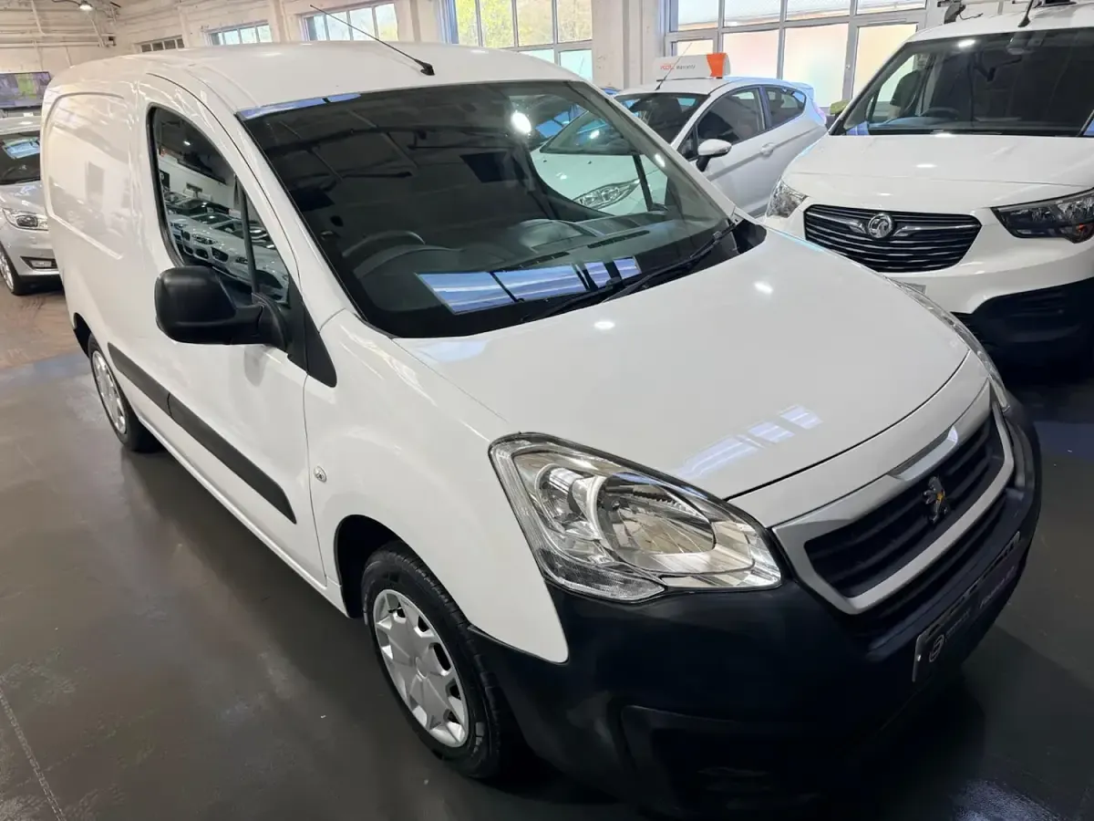 Used Peugeot Partner 2018 White