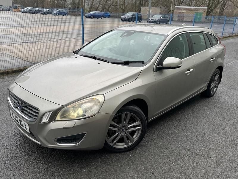 Used Volvo V60 SE Lux 215 HP (158 kW) 2012 Gold Estate