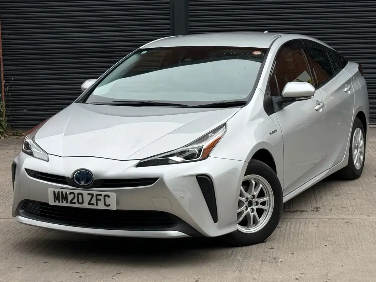 Used Toyota Prius 140 HP (102 kW) 2026 Silver Hatchback