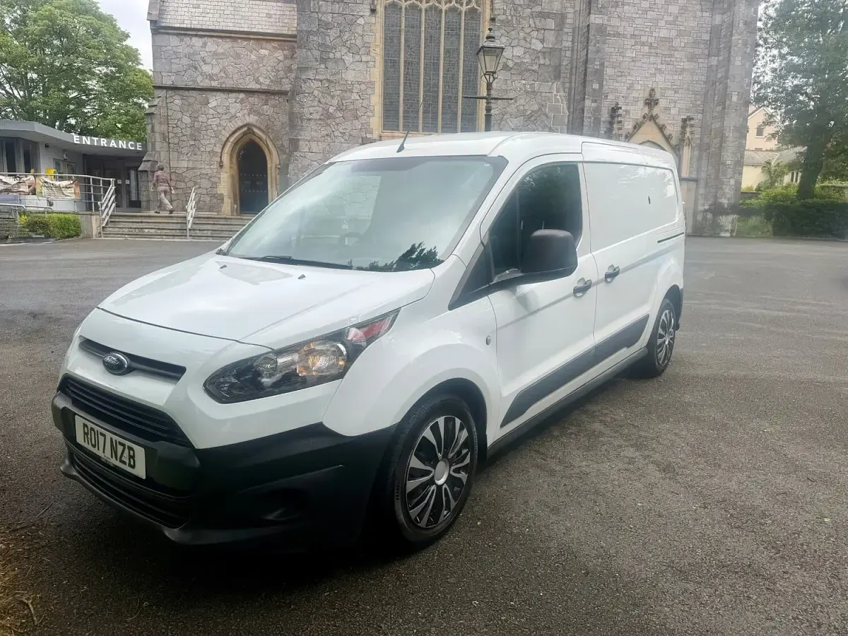 Used Ford Transit Connect 100 HP (73 kW) 2017 White MPV