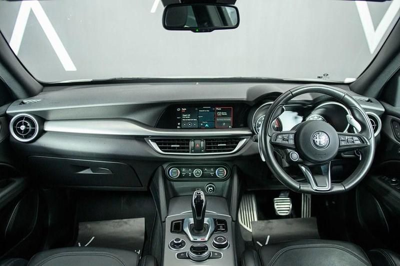 Used Alfa Romeo Stelvio Veloce 280 HP (205 kW) 2022 White SUV