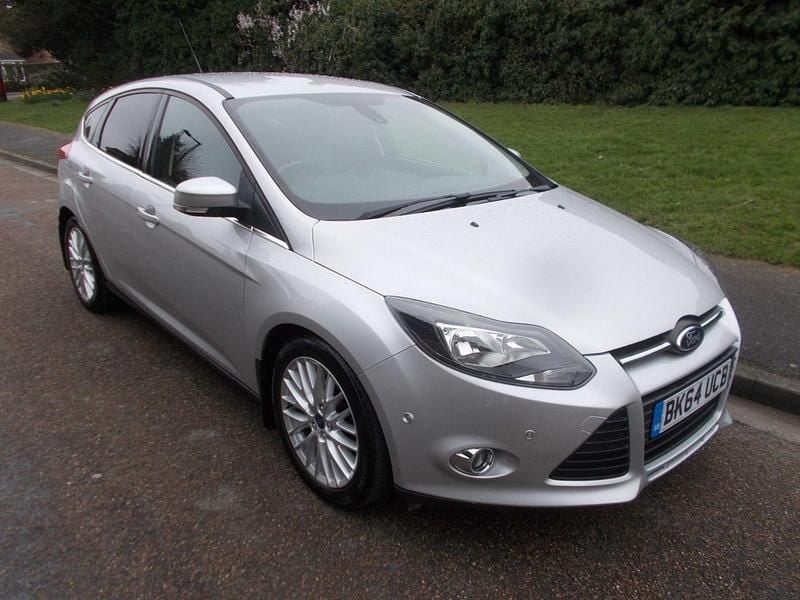 Używany Ford Focus Zetec 2014 Srebrny Hatchback