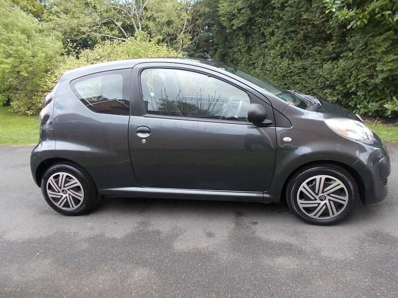 Usado Citroën C1 VTR Sport 68 HP (50 kW) 2012 Cinzento Citadino