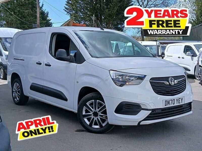 Used Vauxhall Combo Sportive 100 HP (73 kW) 2020 White MPV