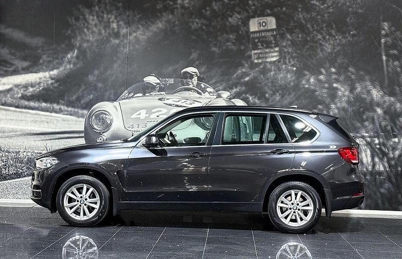 Begagnad BMW X5 Comfort Edition 2015 Grå SUV