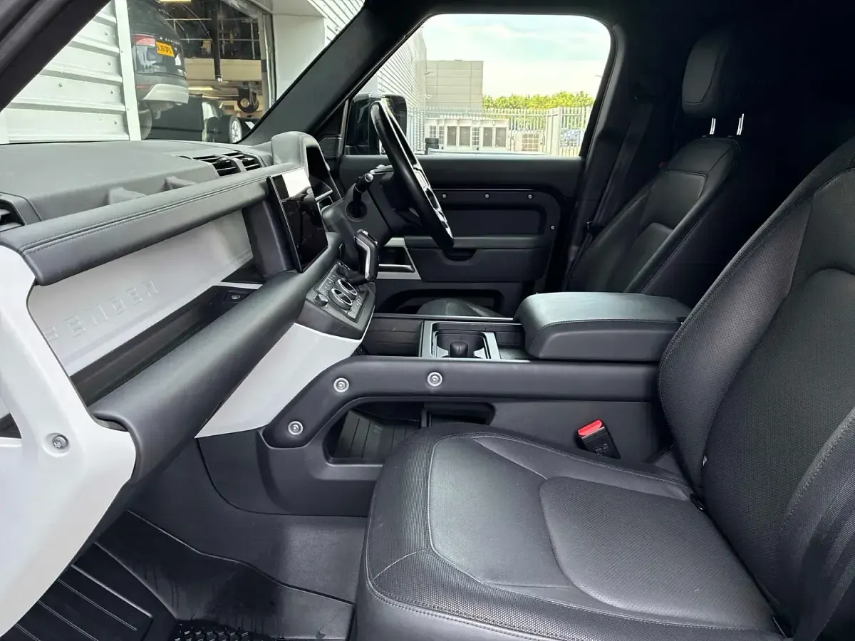 Used Land Rover Defender HSE Dynamic 2023 Black SUV