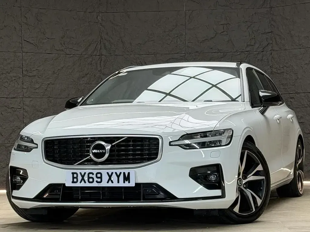 Used Volvo V60 R-Design Pro 190 HP (139 kW) 2019 White Estate