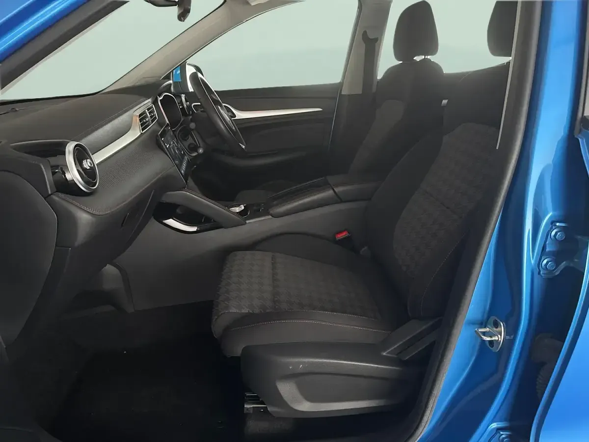 Used MG ZS SE 114 kW (156 HP) 2023 Blue SUV