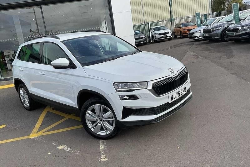 Moon white metallic New 2025 Skoda Karoq SE SUV | £26,450 (A bit pricey) - Image 1/4