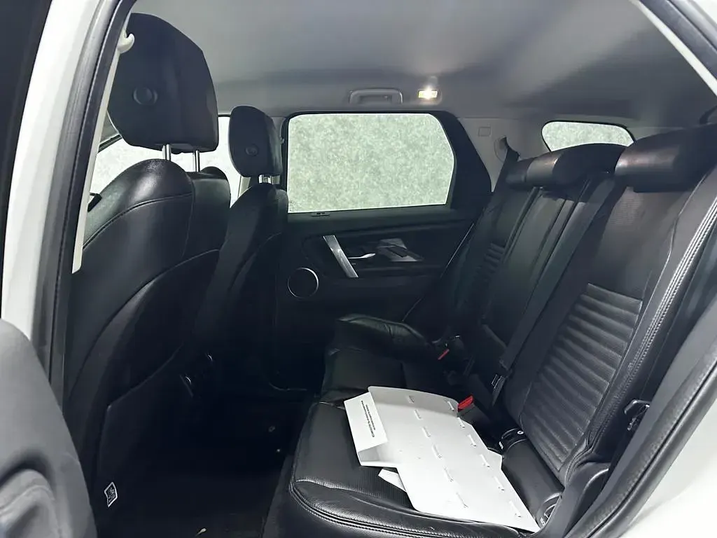 Used Land Rover Discovery Sport S 150 HP (110 kW) 2019 White SUV