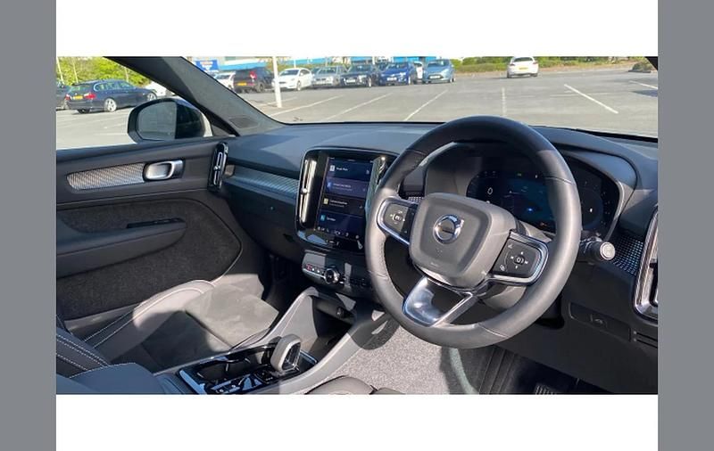 Used Volvo XC40 Plus 197 HP (144 kW) 2024 Grey SUV