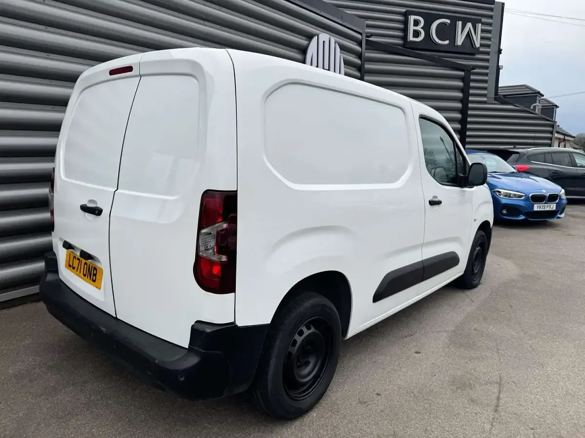 Used Citroën Berlingo 2022 White MPV