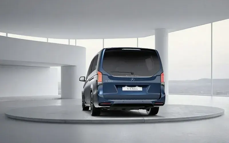 New Mercedes V300 Premium 237 HP (174 kW) 2026 MPV
