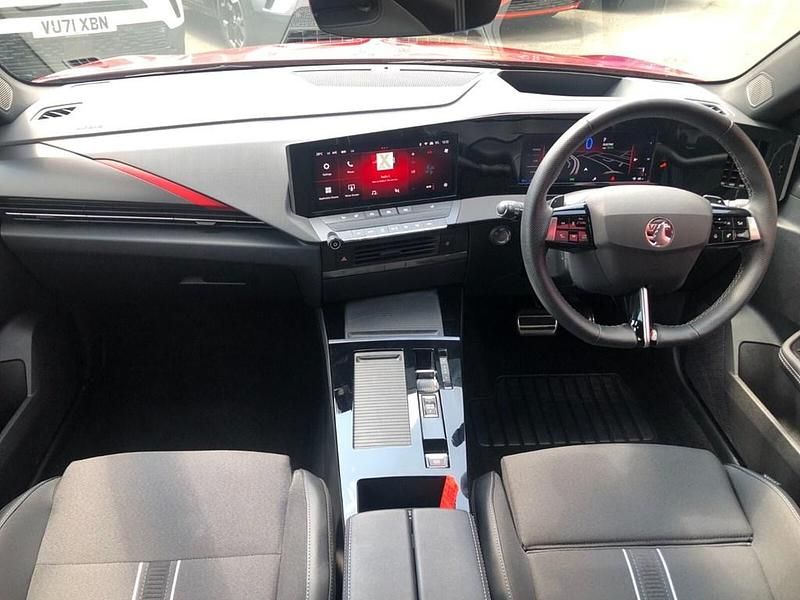 Used Vauxhall Astra GS Line 180 HP (132 kW) 2022 Red Hatchback