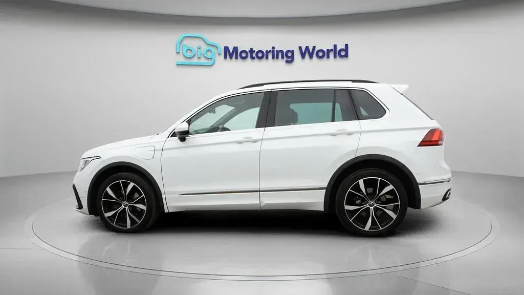 Used VW Tiguan R-line 245 HP (180 kW) 2023 White SUV