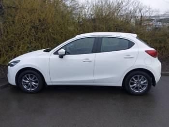 Used Mazda 2 Center-Line 75 HP (55 kW) 2023 White Hatchback