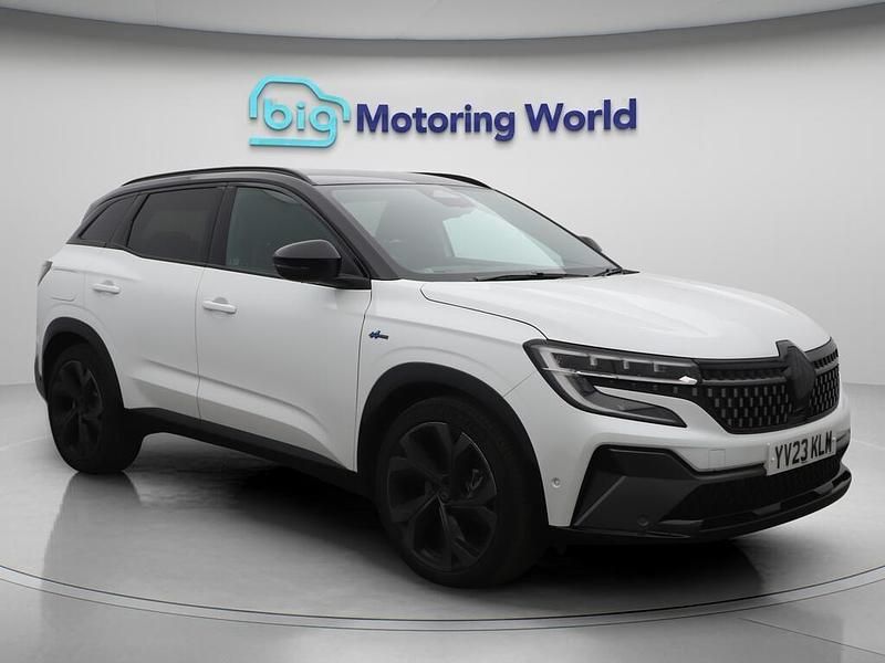 White Used 2023 Renault Austral Techno Esprit Alpine SUV | £24,500 (Good price) - Image 1/4