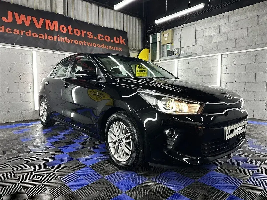 Used Kia Rio 99 HP (72 kW) 2018 Black Hatchback