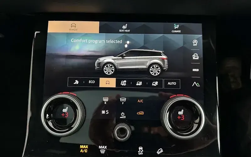 Used Land Rover Range Rover evoque HSE Dynamic 207 HP (152 kW) 2023 Silver SUV