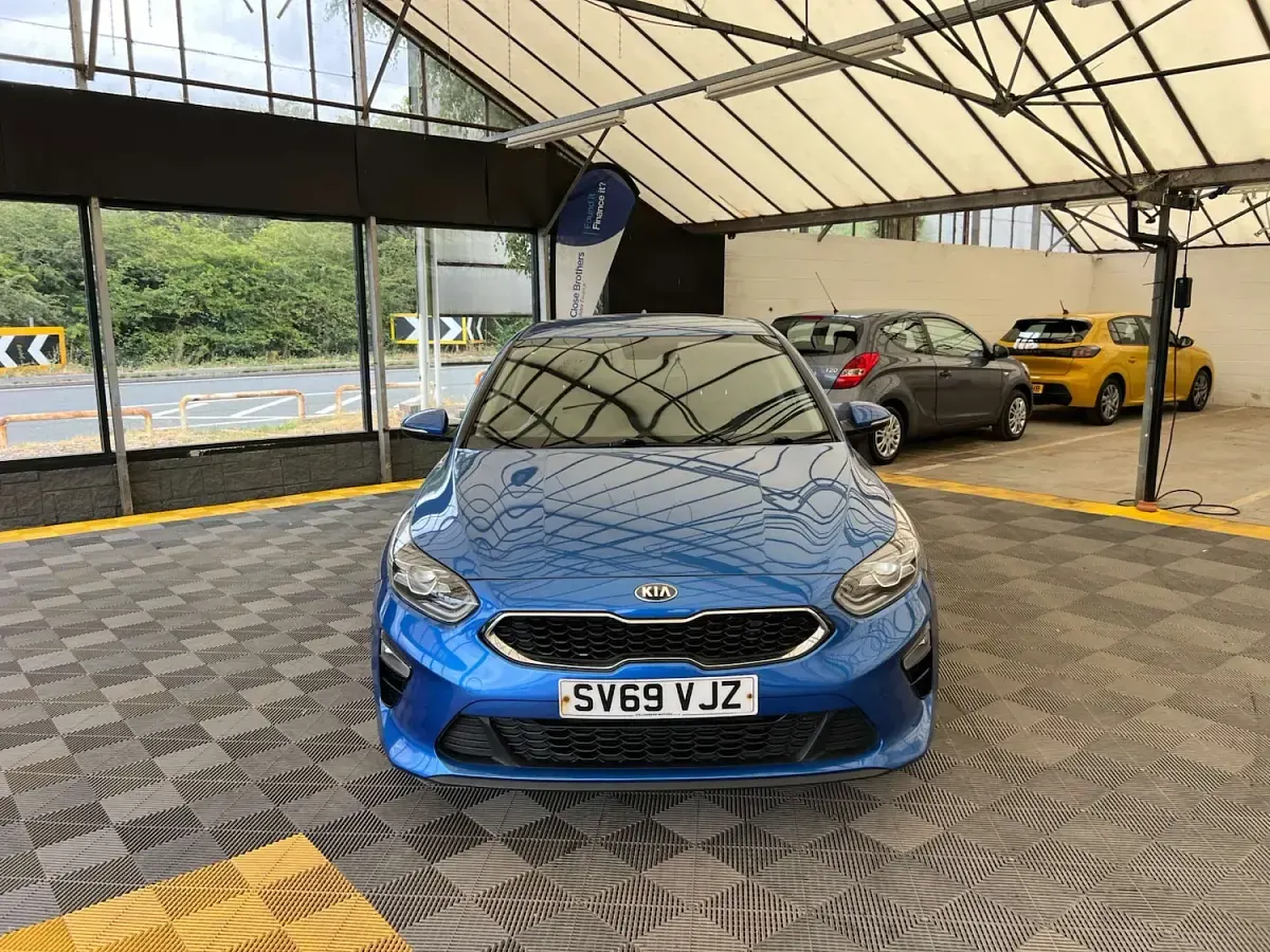 Used Kia Ceed 138 HP (101 kW) 2019 Blue Hatchback