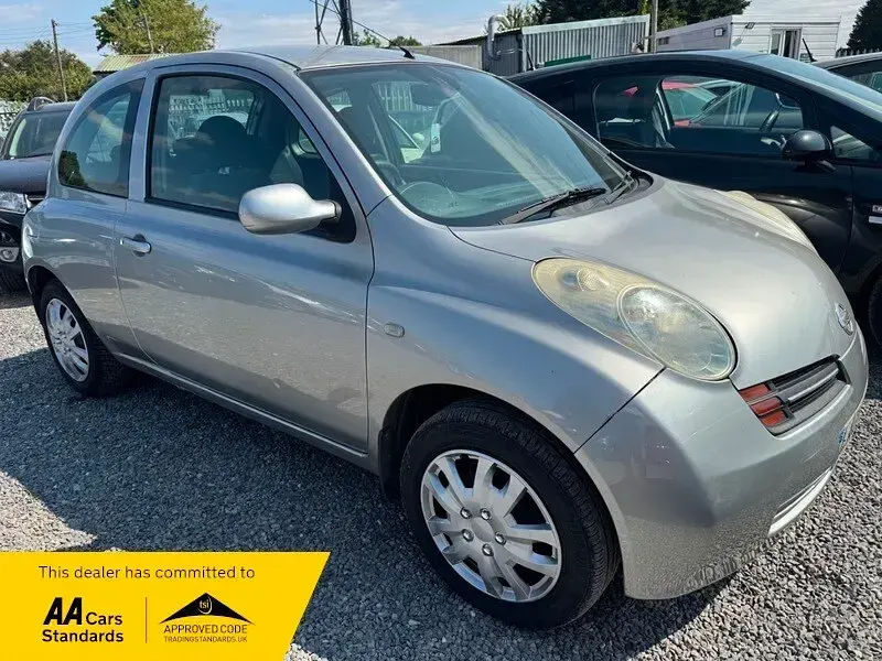 Used Nissan Micra SE 80 HP (58 kW) 2004 Silver Hatchback