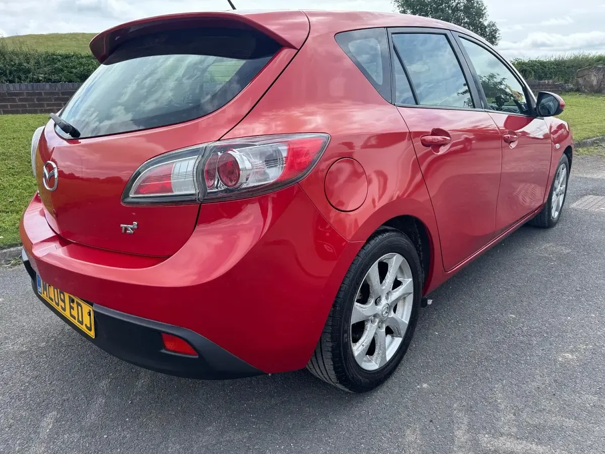 Used Mazda 3 2009 Red Hatchback