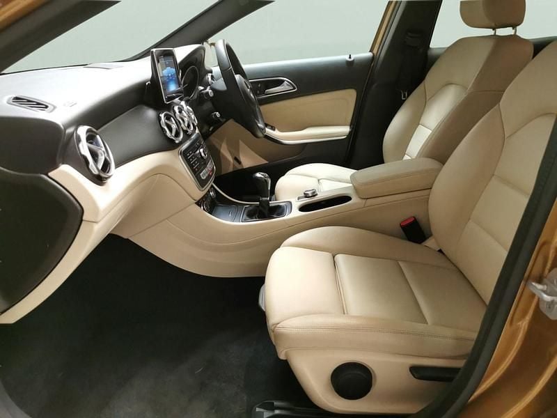 Used Mercedes GLA200 SE 2017 Red SUV