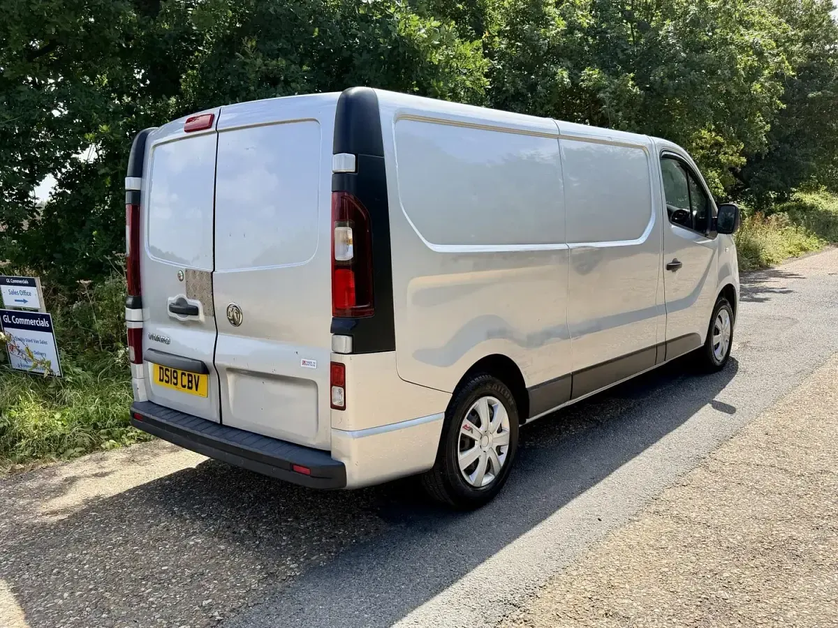 Used Vauxhall Vivaro Sportive 120 HP (88 kW) 2019 Silver MPV