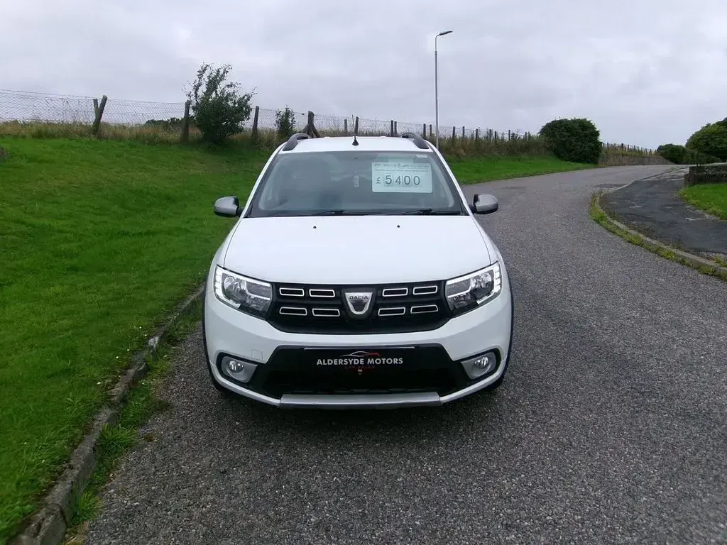 Used Dacia Logan MCV Comfort 88 HP (64 kW) 2018 White Estate
