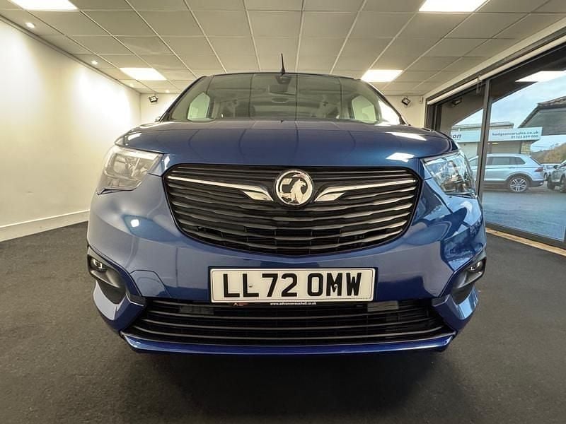 Used Vauxhall Combo Edition 100 HP (73 kW) 2022 Blue MPV