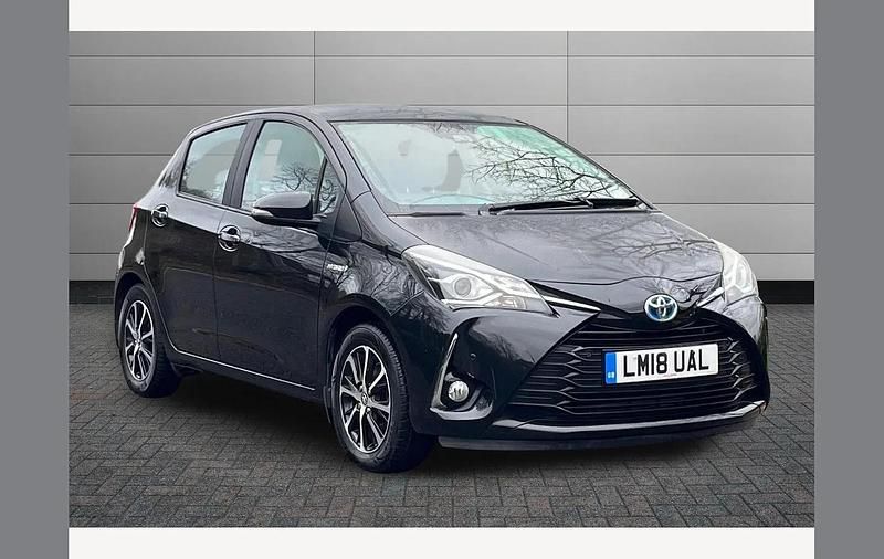 Black Used 2018 Toyota Yaris Hybrid Hatchback | £12,995 (Fair price) - Image 1/2
