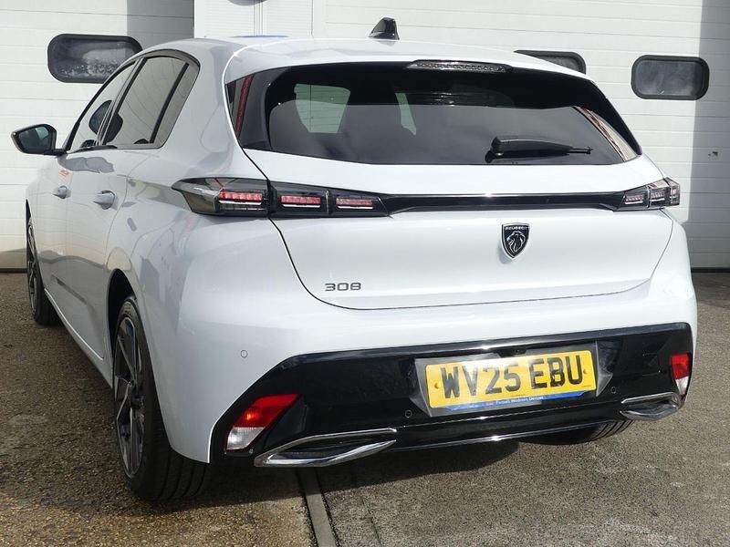 Used Peugeot 308 Allure 134 HP (98 kW) 2025 White Hatchback