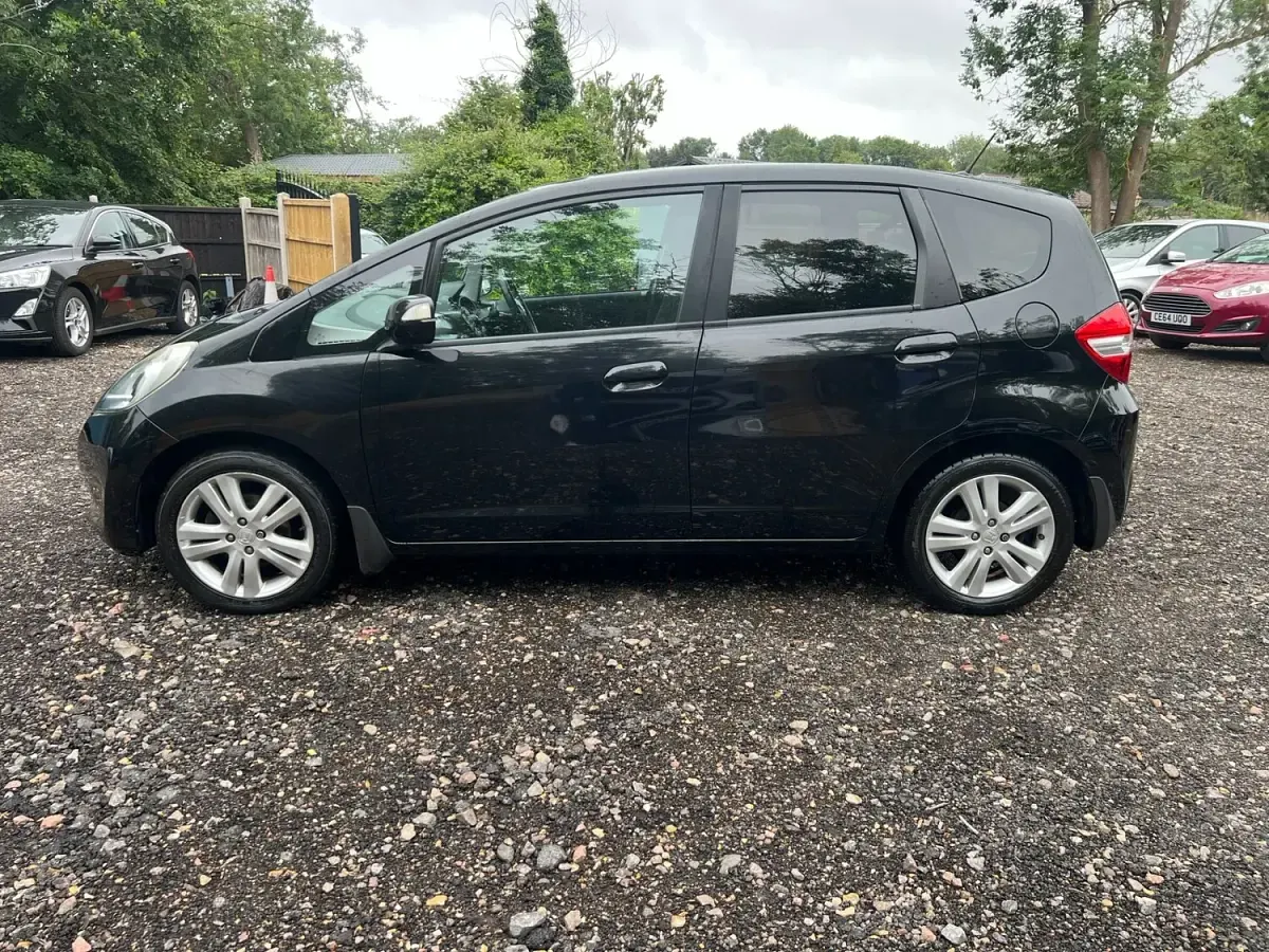 Used Honda Jazz ES 99 HP (72 kW) 2014 Black Hatchback