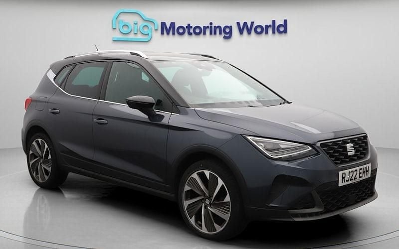 Used 2024 Seat Arona FR Sport SUV | £14,900 (Good price) - Image 1/4