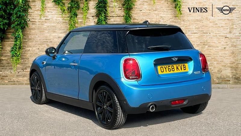 Used Mini Cooper Hatch 134 HP (98 kW) 2018 Blue Hatchback