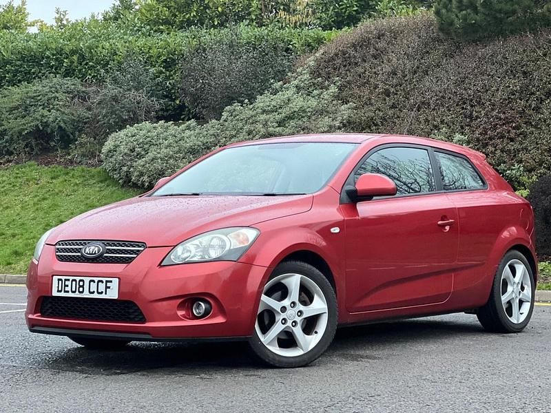 Used Kia ProCeed 2008 Red Hatchback