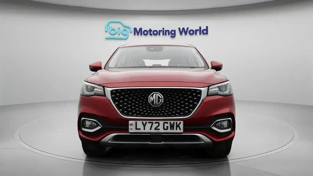 Begagnad MG HS 2023 Röd SUV