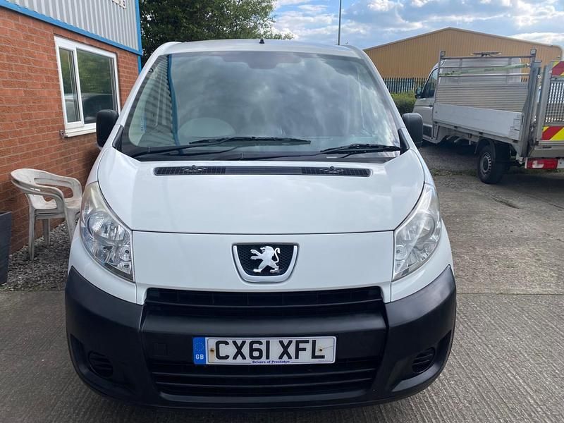 Second-hand Peugeot Expert 2011 Alb Van