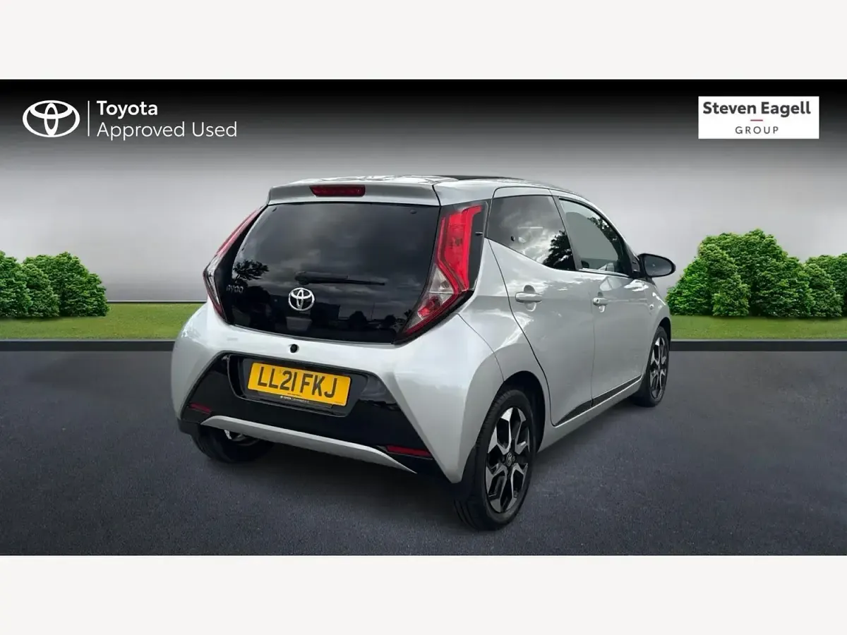 Used Toyota Aygo Trend 72 HP (52 kW) 2021 Silver Hatchback