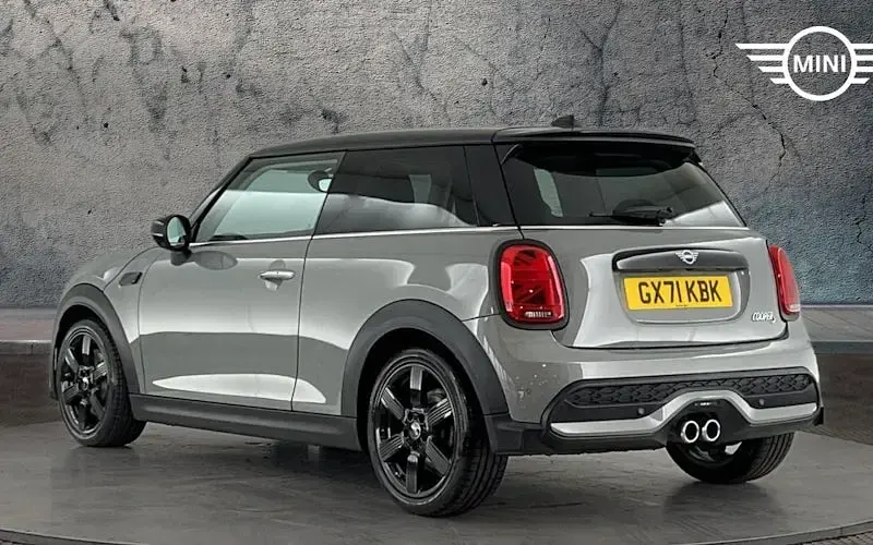 Used Mini Cooper S Classic 178 HP (130 kW) 2022 Hatchback