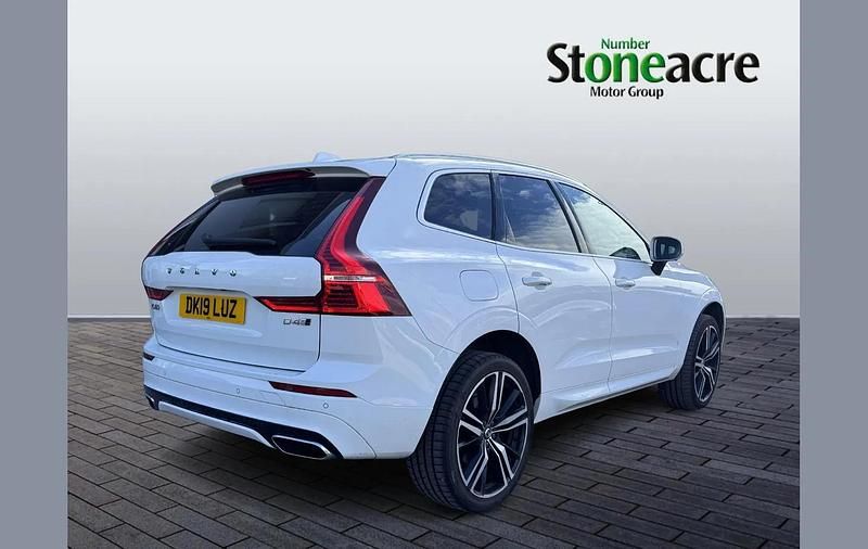 Used Volvo XC60 R-Design Pro 187 HP (137 kW) 2019 White SUV