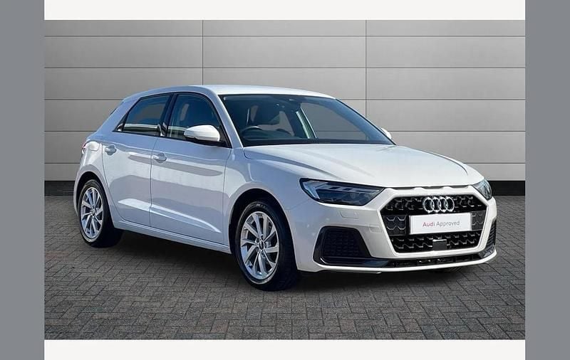 Used Audi A1 Sport 95 HP (69 kW) 2022 Shell white SUV