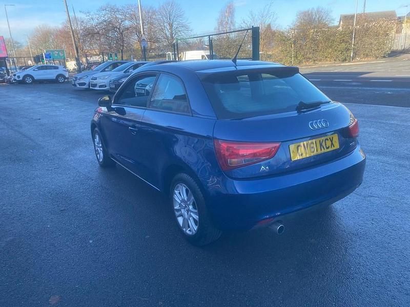 Used Audi A1 Business 86 HP (63 kW) 2011 Blue Hatchback