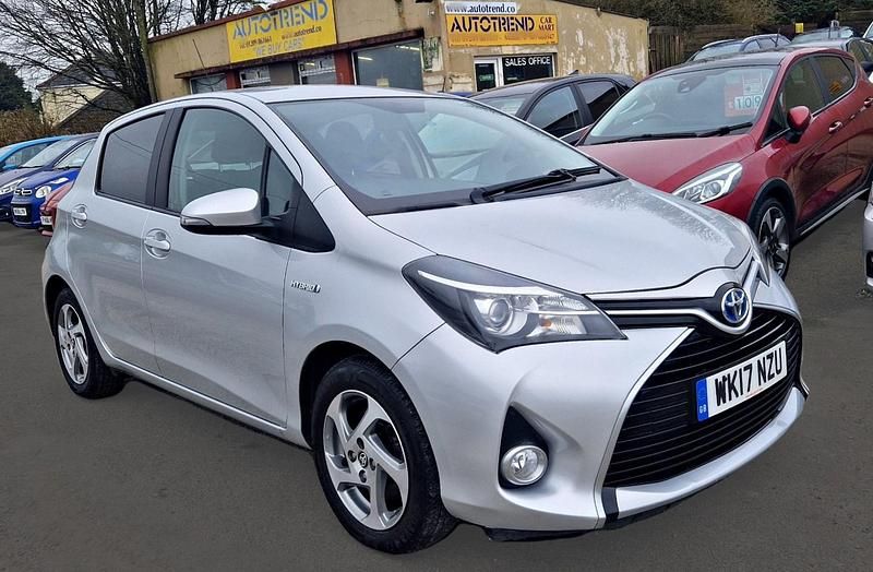 Used Toyota Yaris Hybrid 2017 Silver Hatchback