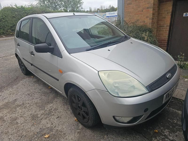 Silver Used 2004 Ford Fiesta Zetec Hatchback | £390 - Image 1/4
