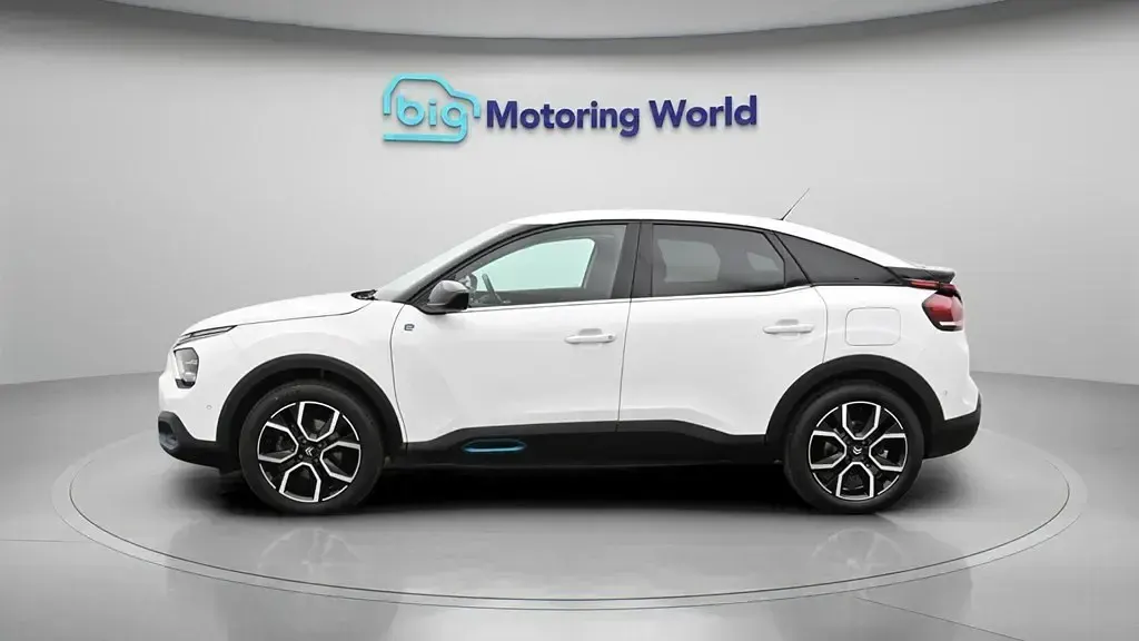 Używany Citroën e-C4 Shine 100 kW (136 KM) 2023 Hatchback