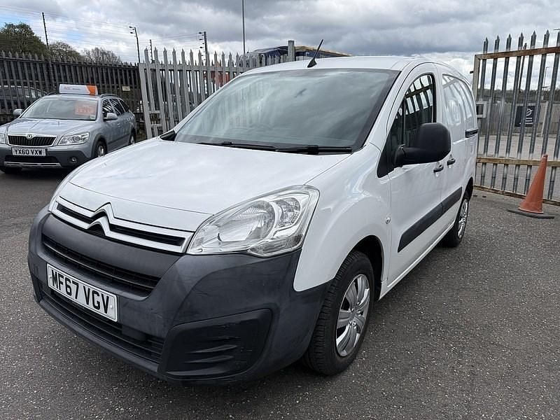Używany Citroën Berlingo 100 KM (73 kW) 2017 Biały Minivan