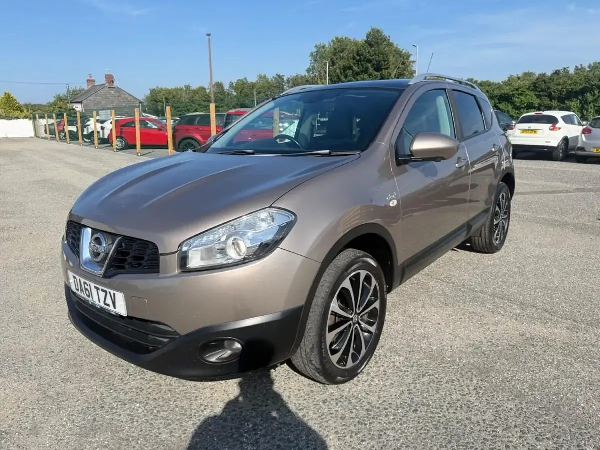 Used Nissan Qashqai N-TEC 110 HP (80 kW) 2011 Beige SUV