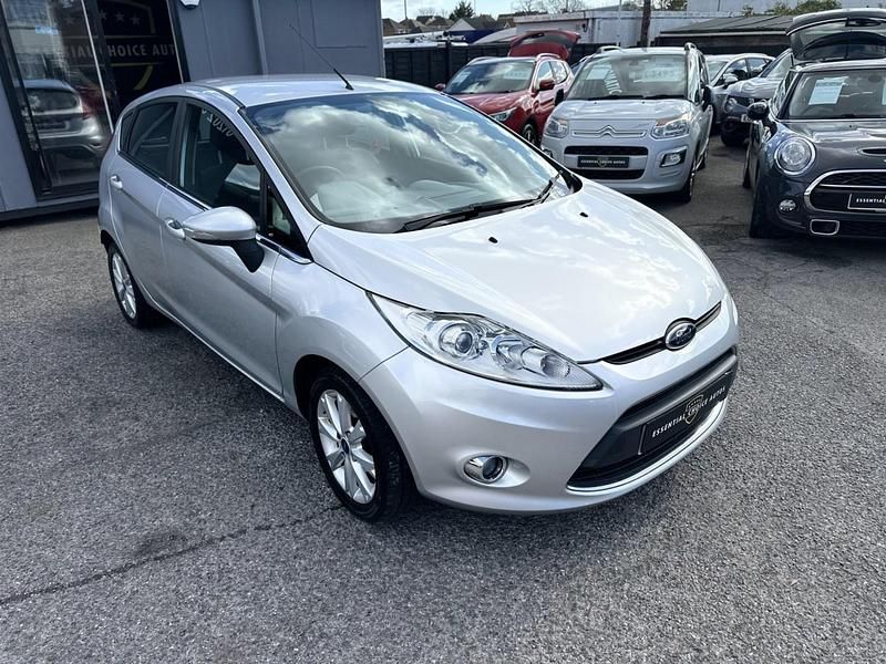 Used Ford Fiesta Zetec 82 HP (60 kW) 2011 Silver Hatchback