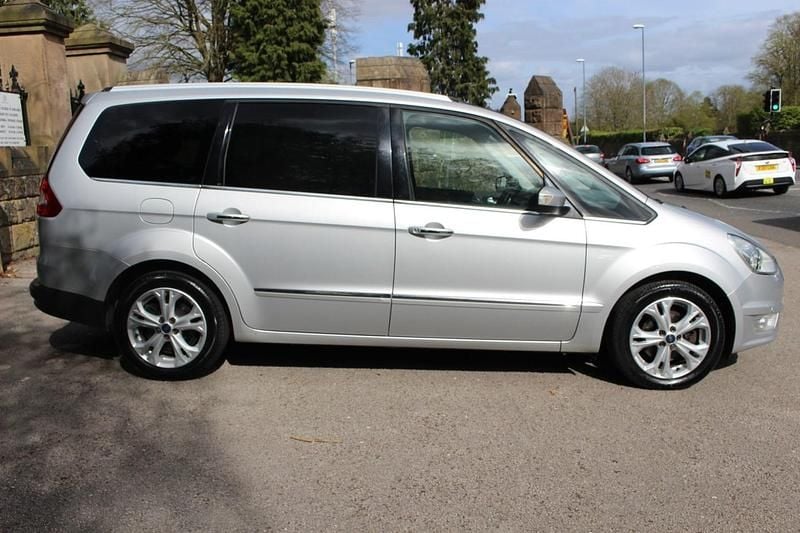 Usado Ford Galaxy Titanium X 163 HP (119 kW) 2014 Prateado Monovolume